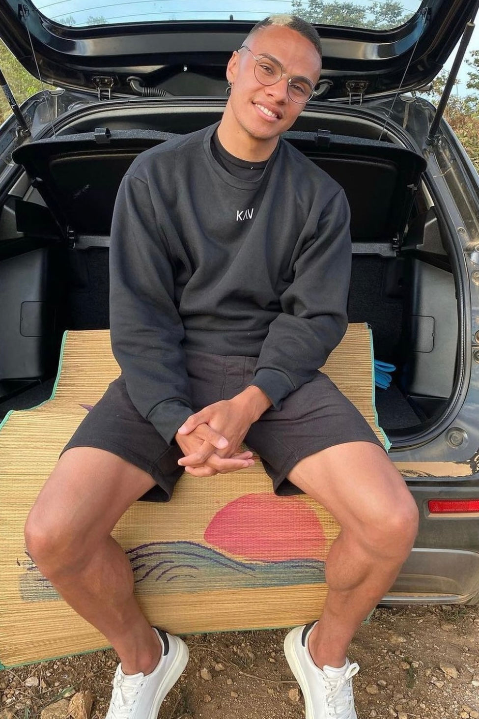 Black Original Sweater - KAV Wear
